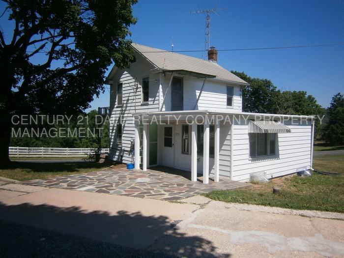 775 Richmond Rd - Photo 2 of 20