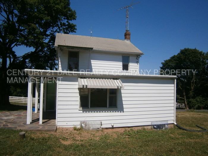 775 Richmond Rd - Photo 3 of 20