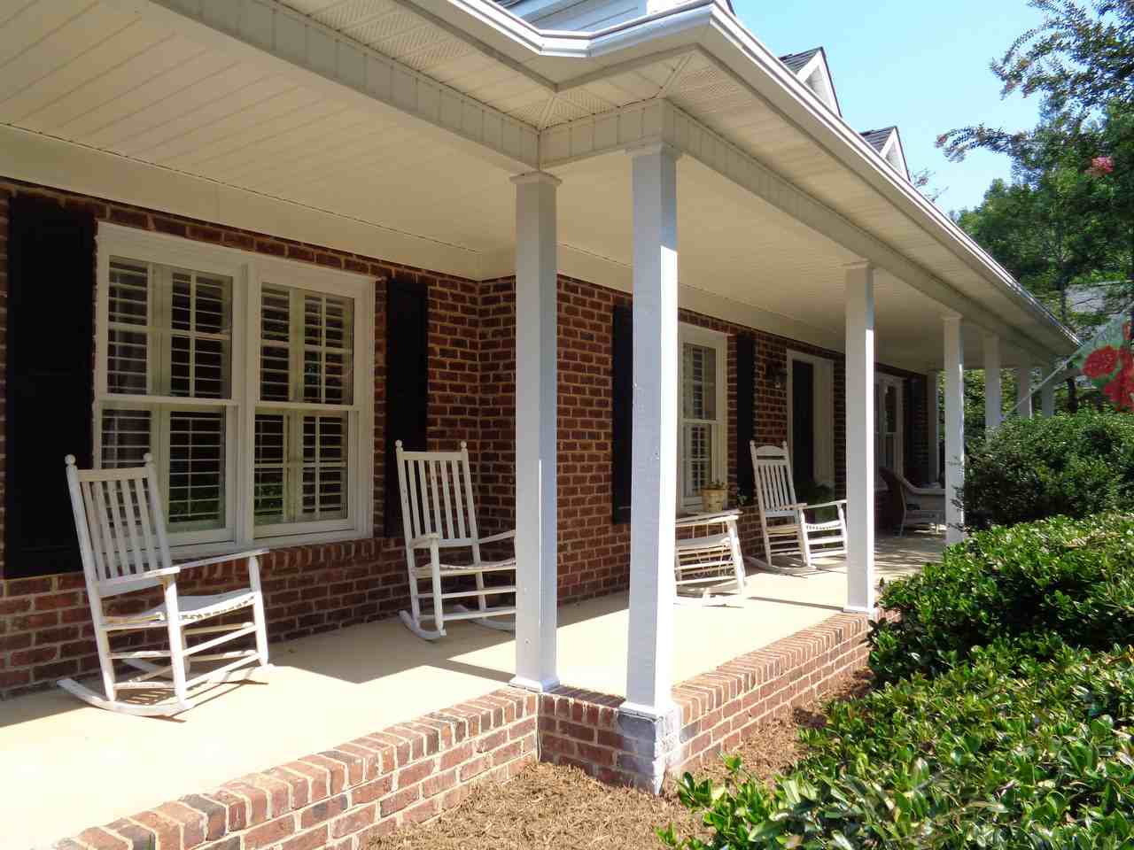 5301 Lancer Dr - Photo 2 of 10