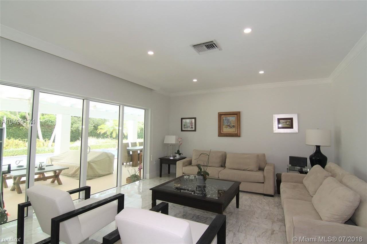 5841 SW 116th St #5841 - Photo 3 of 27