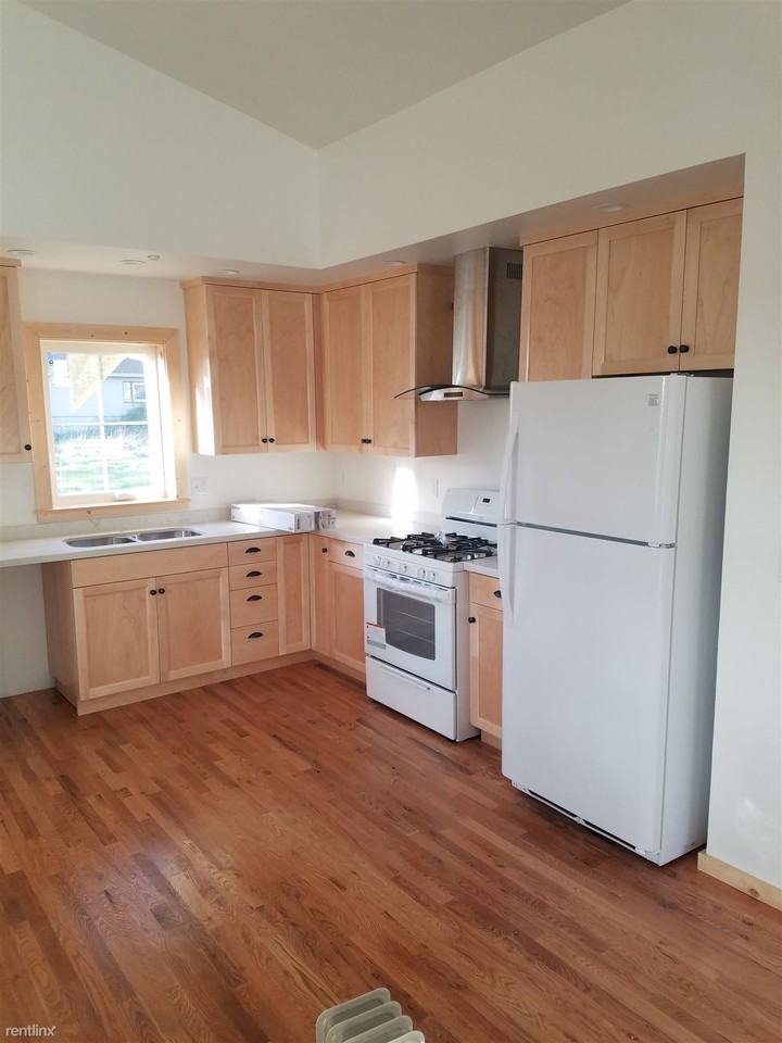 1180 Spear Ave - Photo 3 of 10