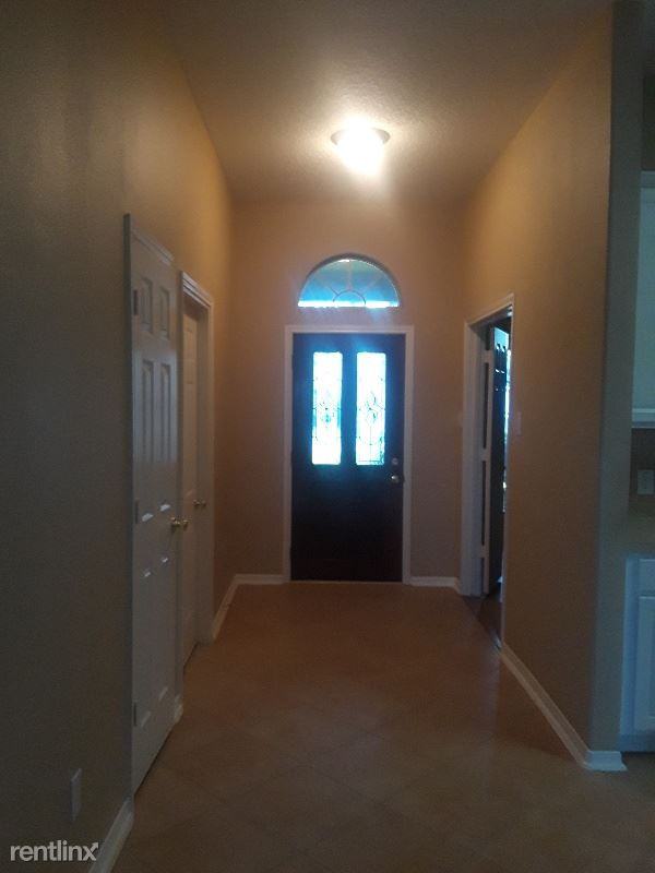 9423 Highland Pointe Dr - Photo 3 of 9