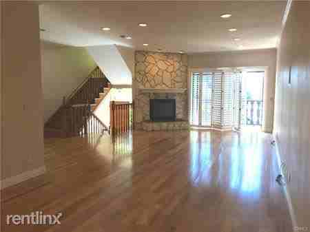 600 S Catalina Ave #E - Photo 3 of 15