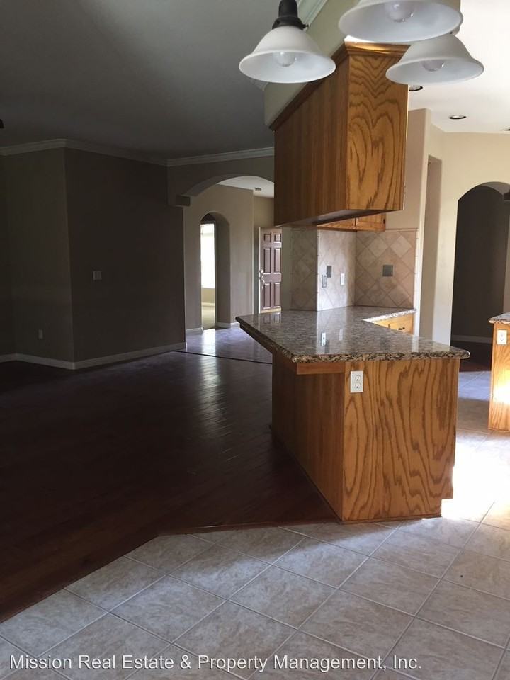 9910 Paper Moon Way - Photo 3 of 12