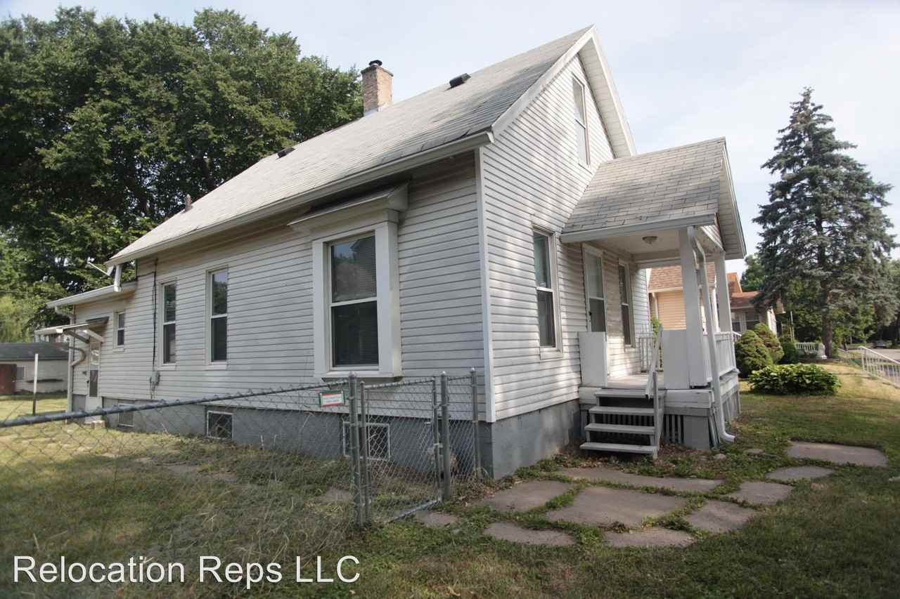 1320 36th St - Photo 2 of 15