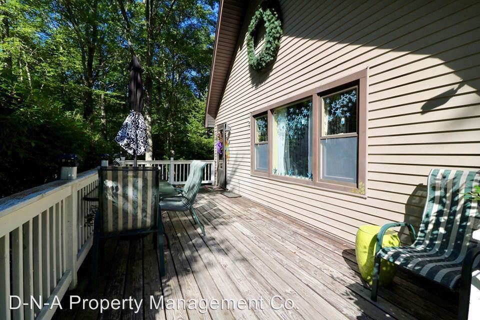 6152 Black Bear Rd - Photo 3 of 39