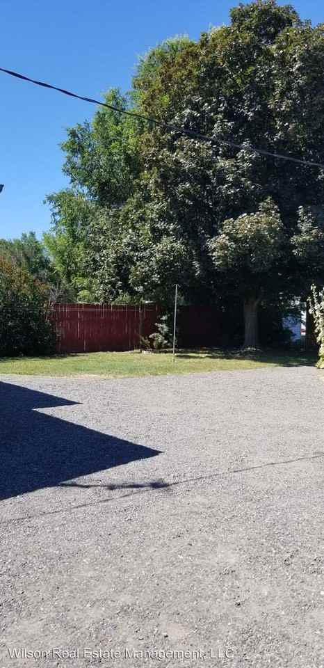 2004 S 10th Ave - Photo 2 of 10