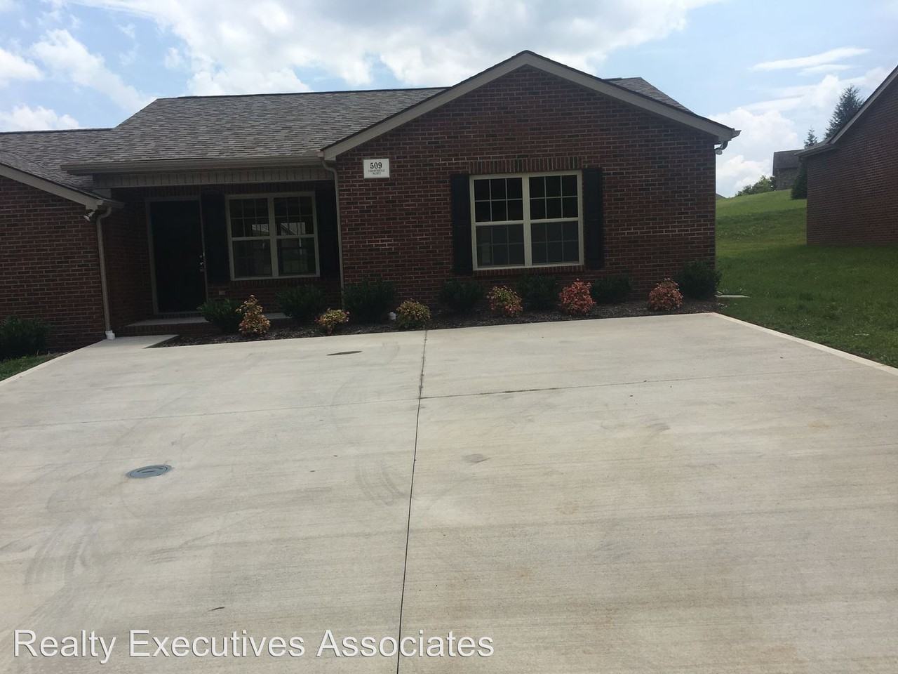 450 Tittsworth Springs Rd #2