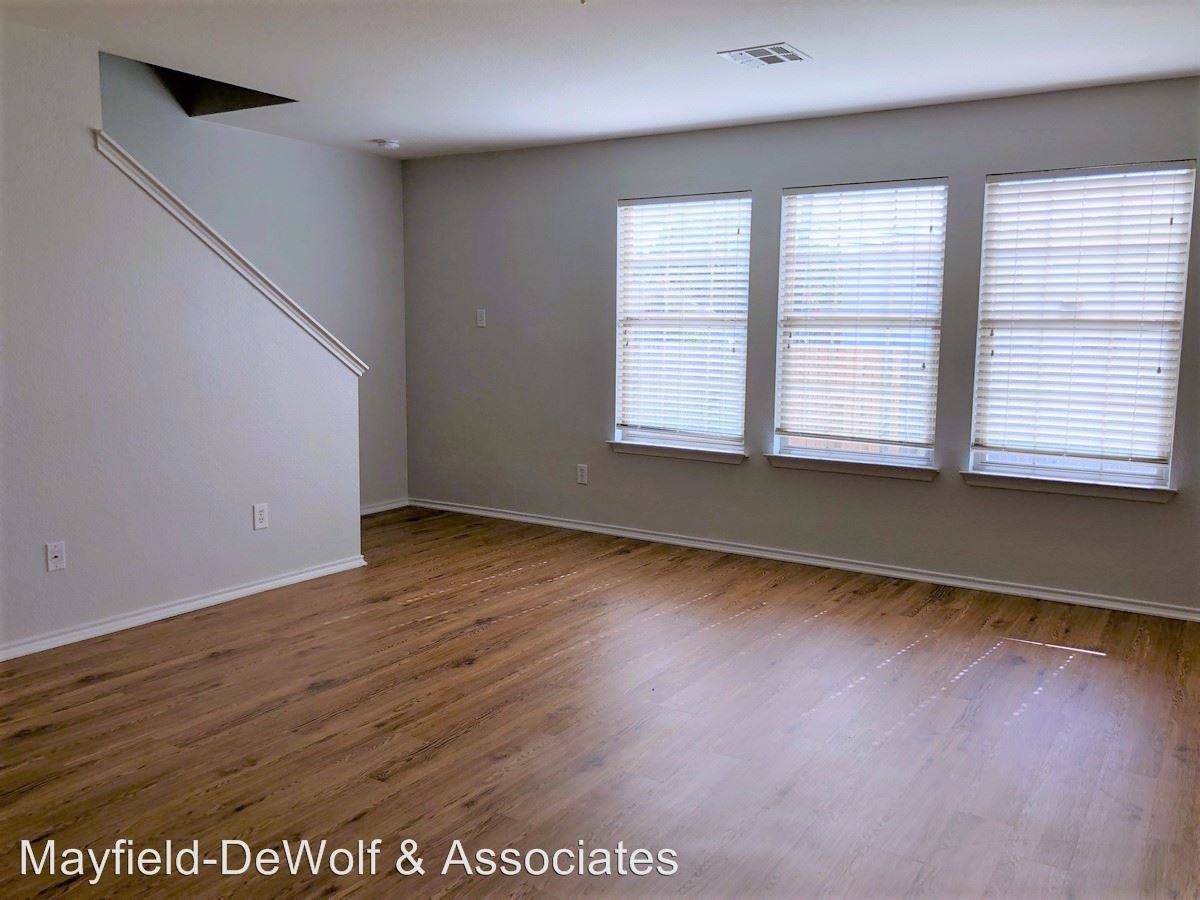 1306 Casa Blanca Cove - Photo 3 of 16