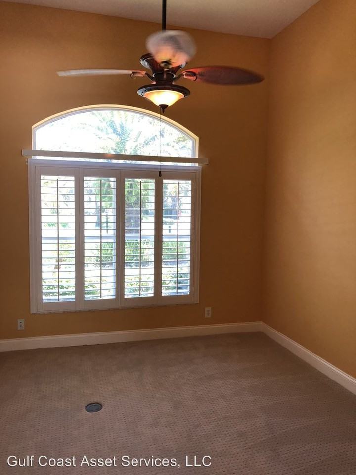 6745 Taeda Dr - Photo 3 of 21