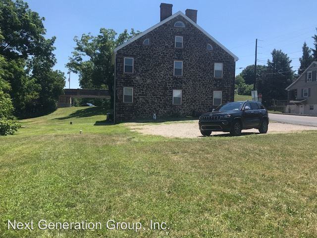 2405 Lehigh St - Photo 3 of 17