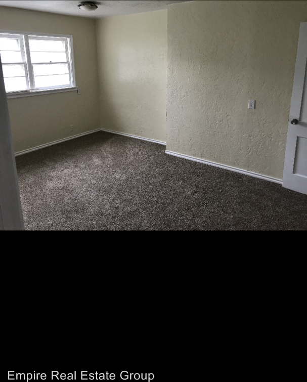 707 W Ave H - Photo 3 of 8