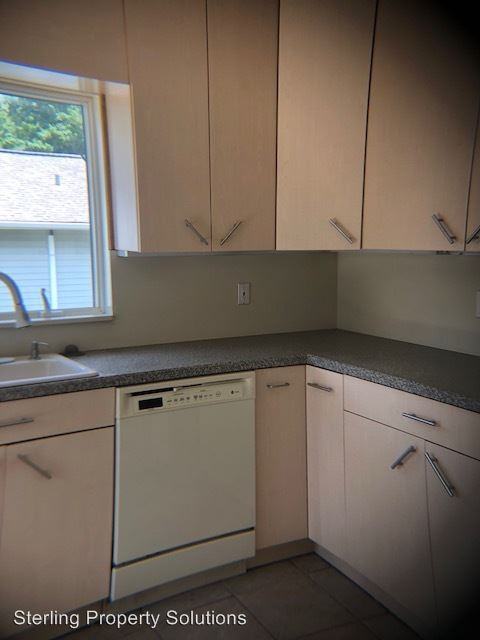 291 Sherman Ave - Photo 3 of 31