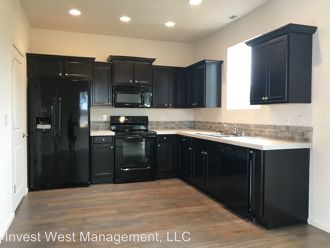 13119 NE 56th Cir - Photo 2 of 12