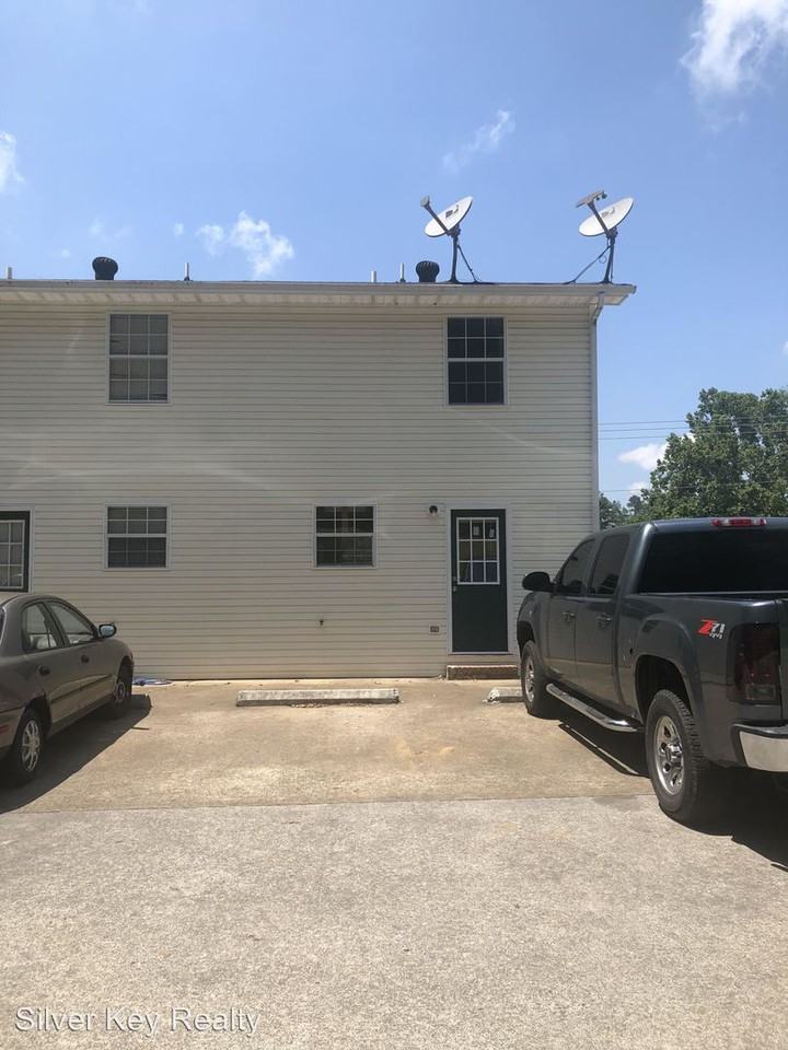 1793 W Madison Ave - Photo 3 of 12