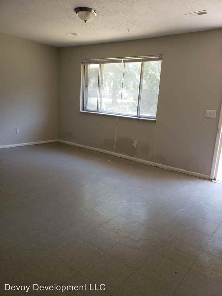 7809 Ellington Dr - Photo 2 of 13