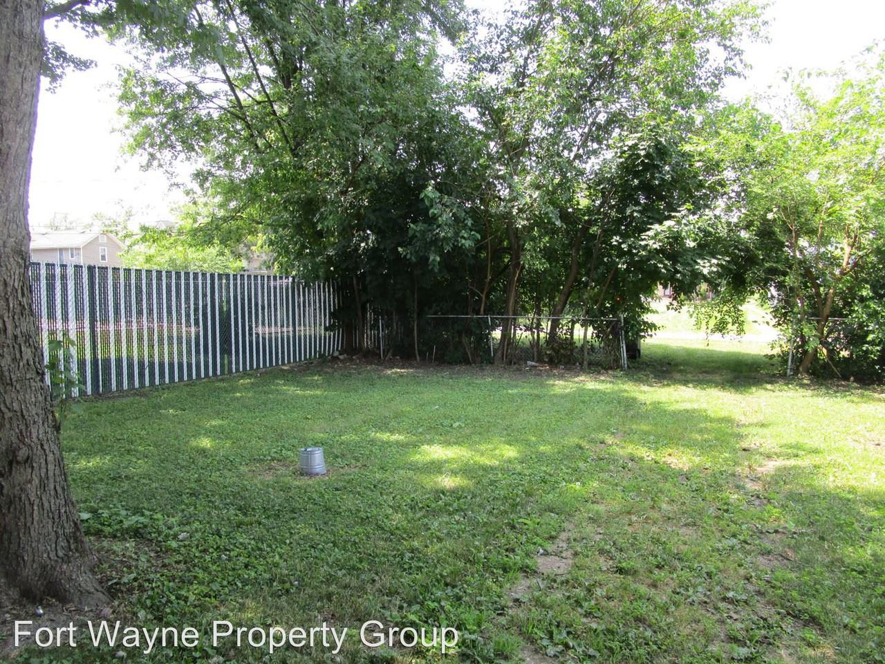 2424 Bowser Ave - Photo 2 of 16