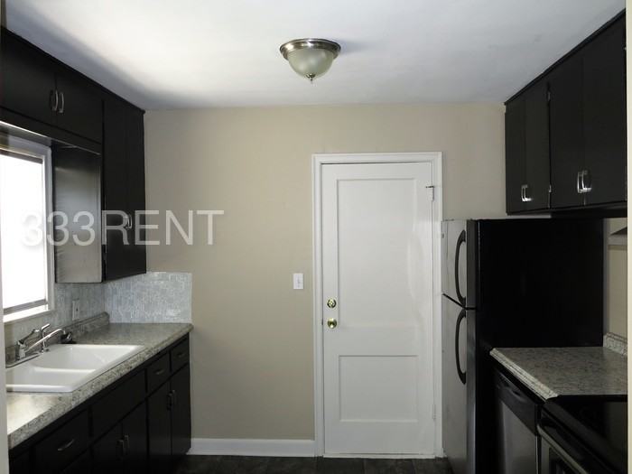 7315 W 75th St - Photo 3 of 6
