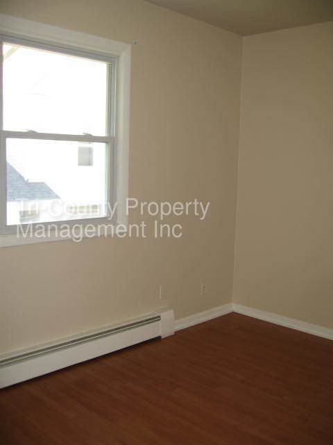 331 W 5th St - Photo 3 of 15