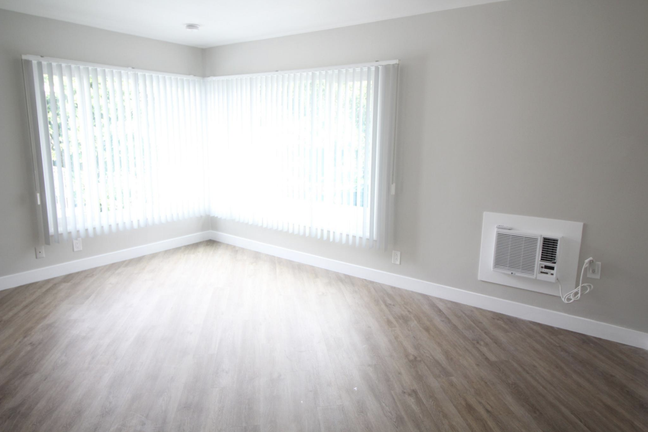 5416 Carlton Way - Photo 2 of 6