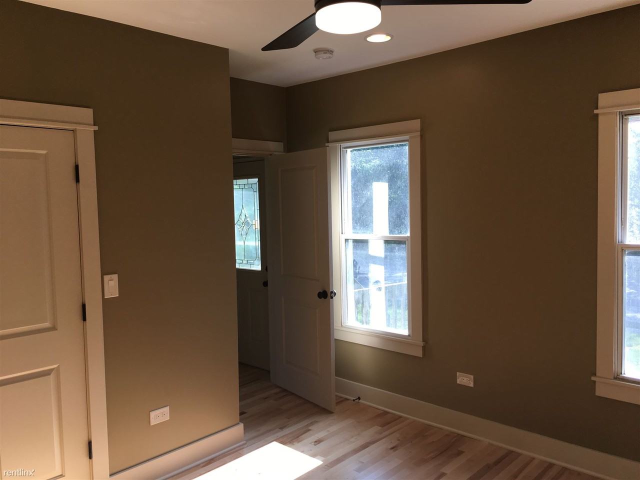 325 Elgin Ave - Photo 3 of 20