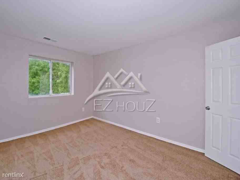 4310 Seminole Ave - Photo 3 of 12