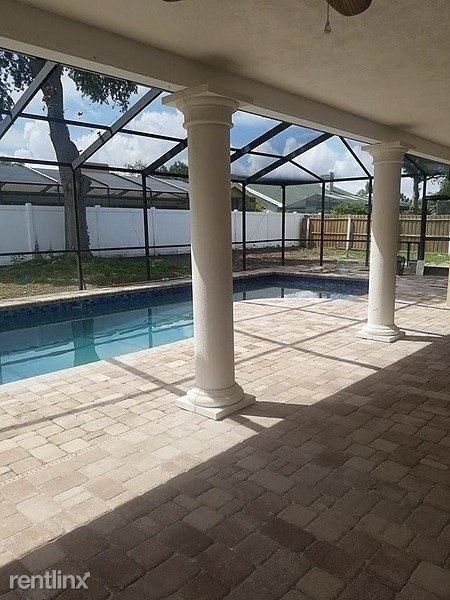 2341 Stag Run Blvd - Photo 2 of 8