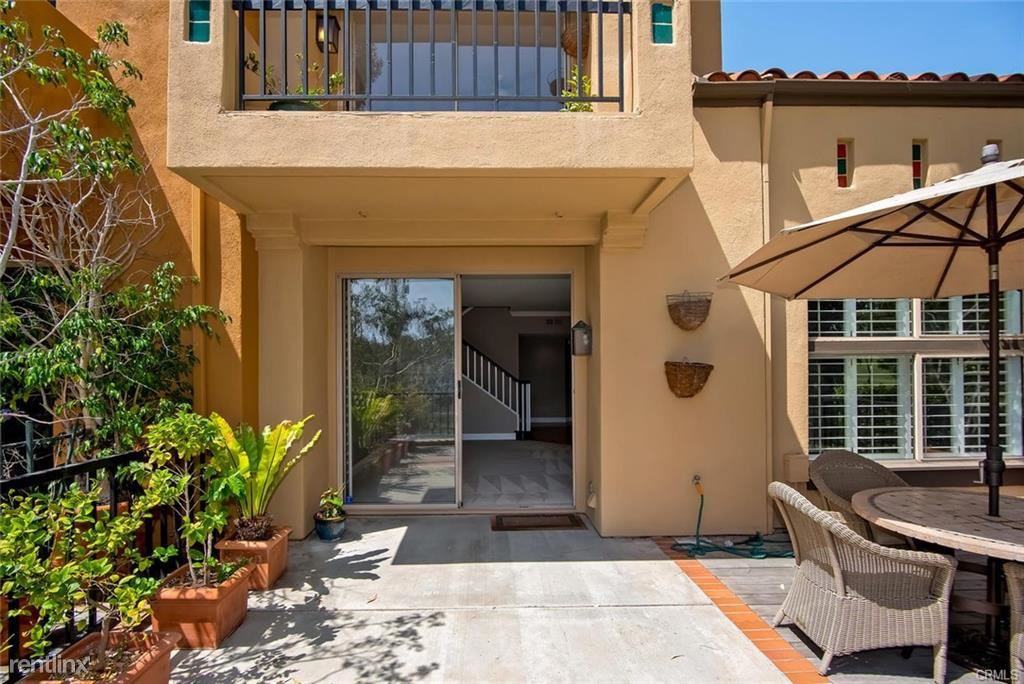 709 Bay Hill Dr - Photo 2 of 46