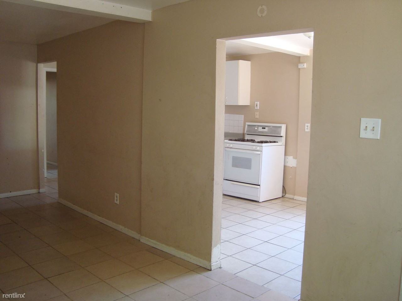194-196 N. Mayflower St. - Photo 3 of 5
