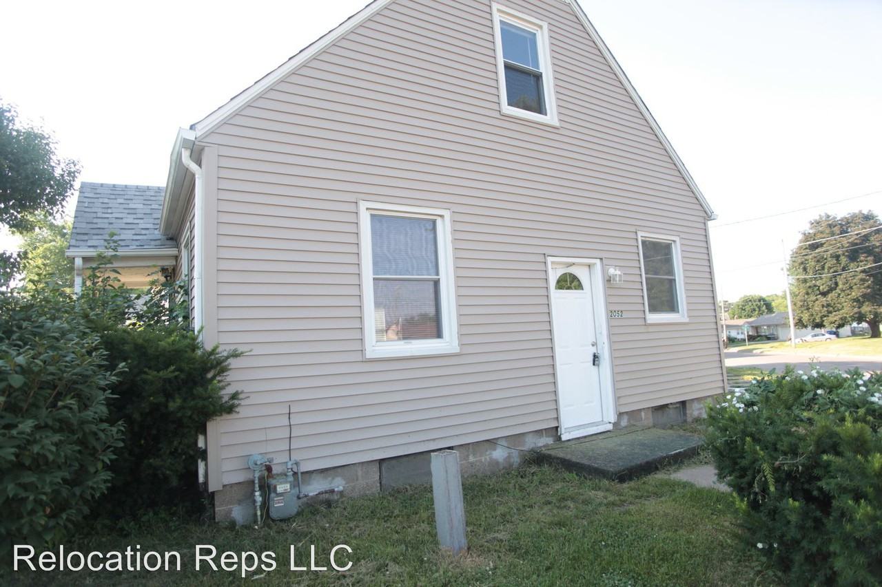 2052 Hickory Grove Rd - Photo 2 of 23