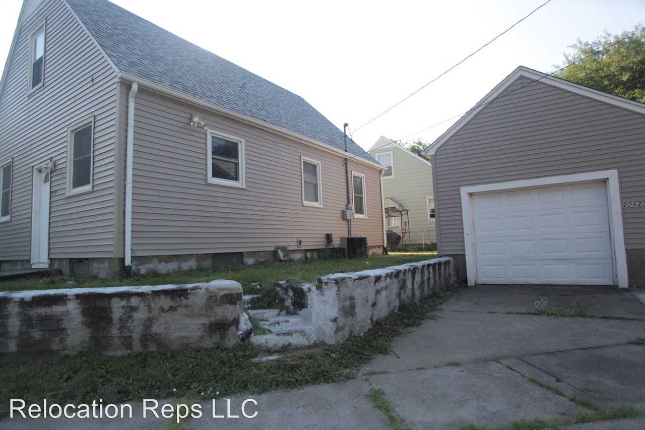 2052 Hickory Grove Rd - Photo 3 of 23