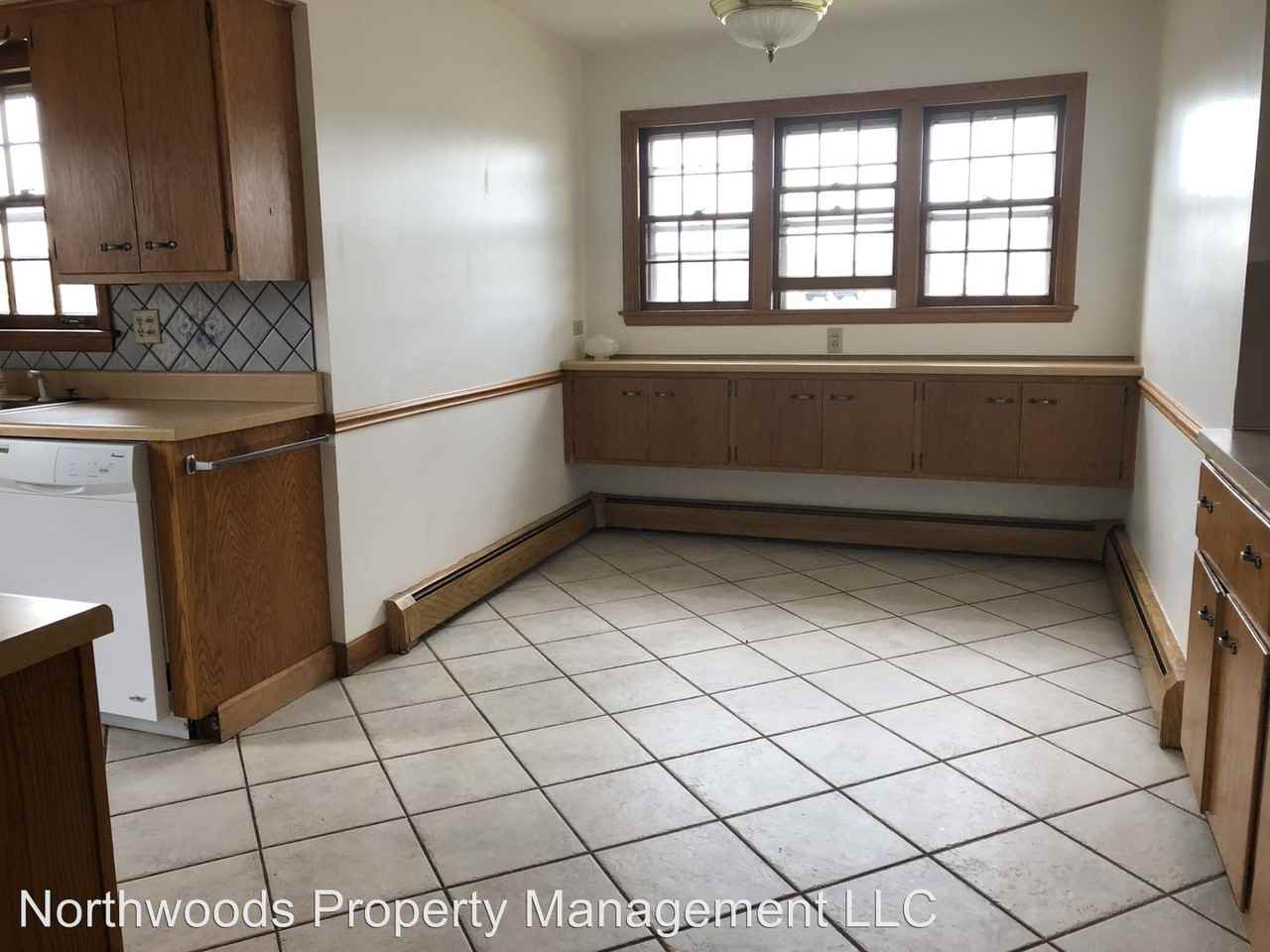 111 W Division St - Photo 2 of 19