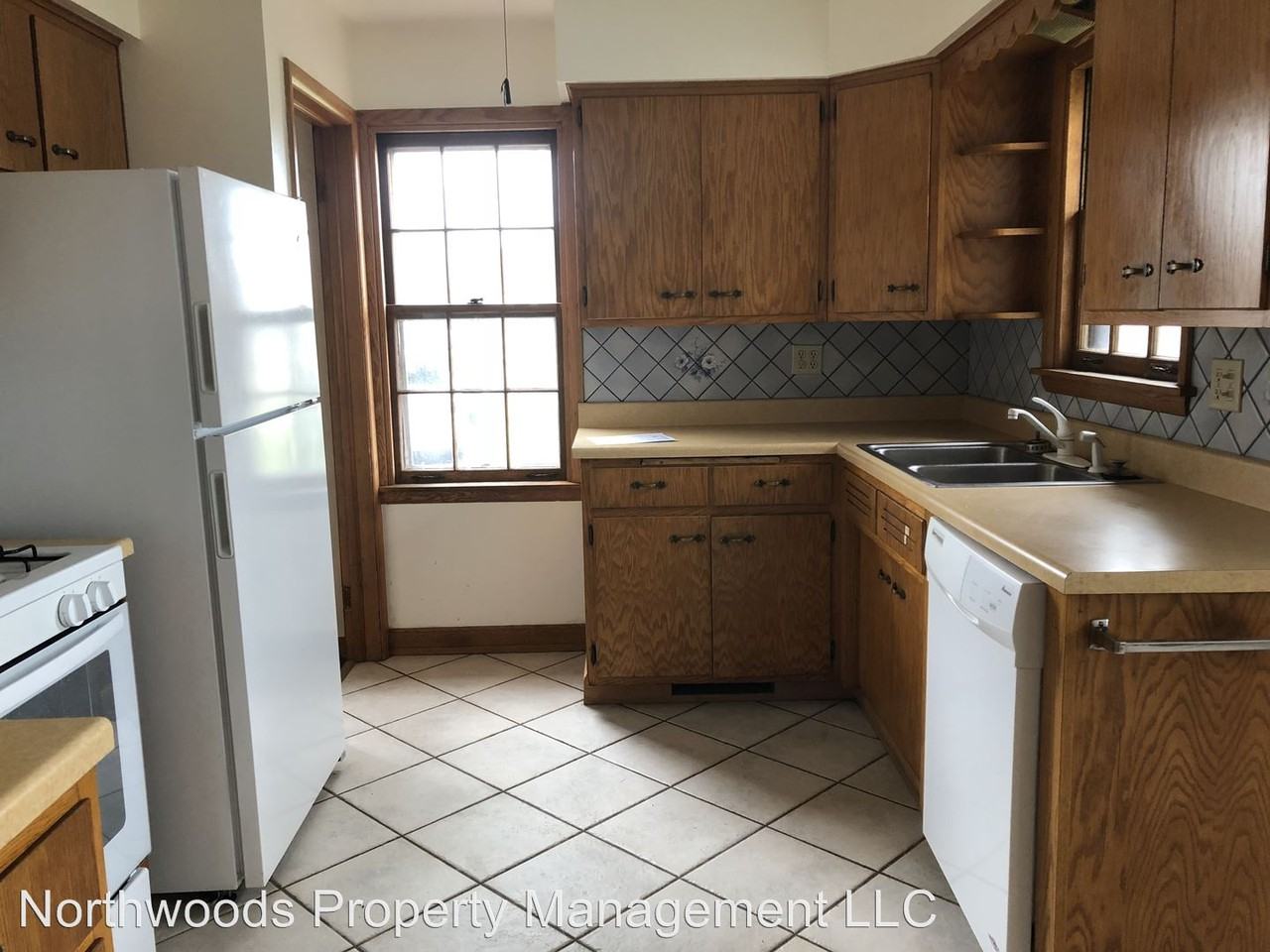 111 W Division St - Photo 3 of 19