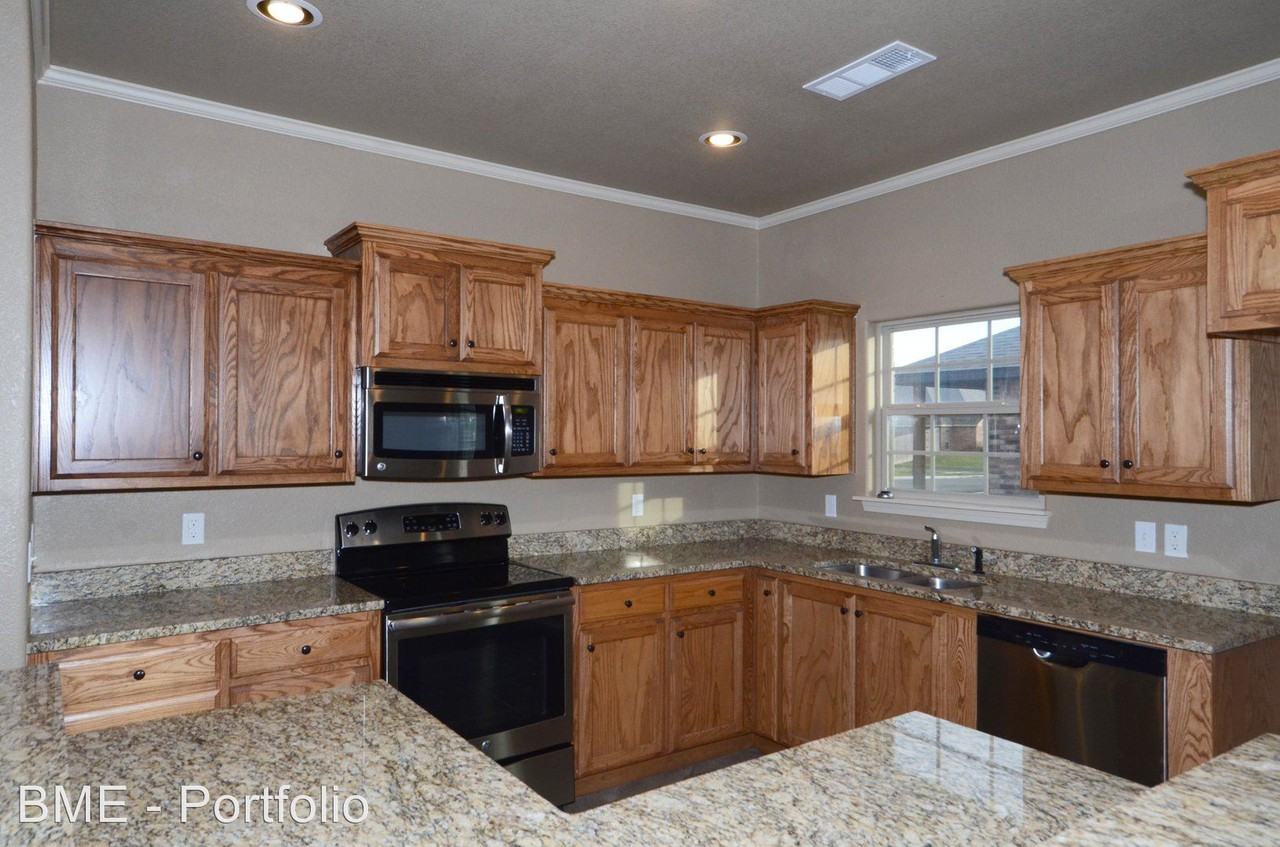 6805 Nancy Ellen St - Photo 2 of 4