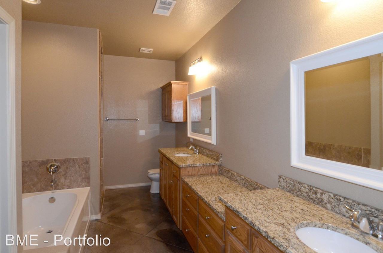 6805 Nancy Ellen St - Photo 3 of 4