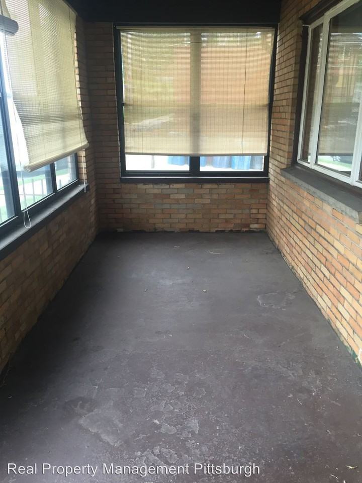 3946 Winterburn Ave - Photo 2 of 22