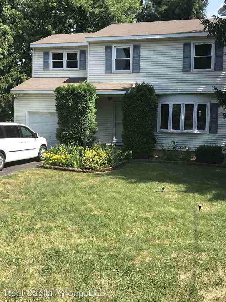 2425 Monica Heights - Photo 2 of 20