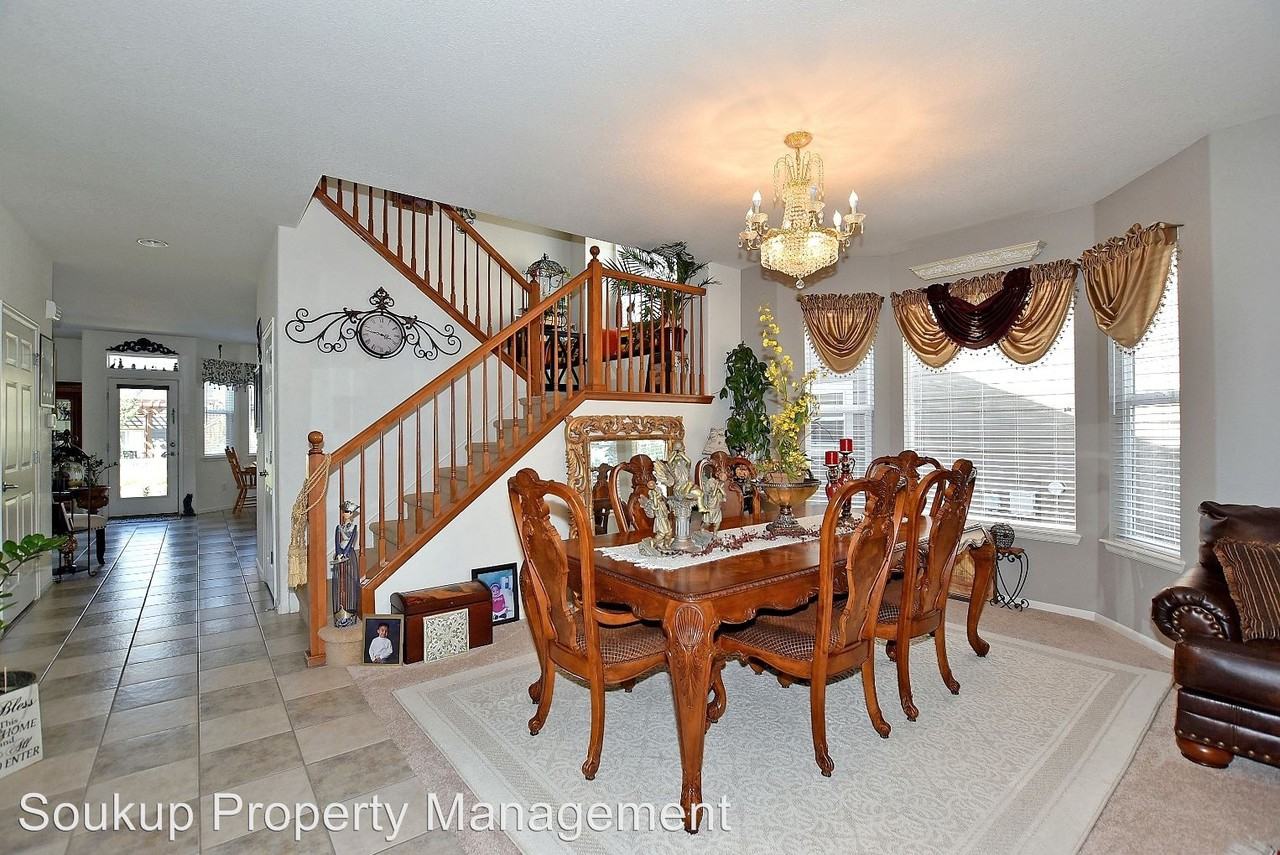 2208 Fossil Creek Pkwy - Photo 3 of 36