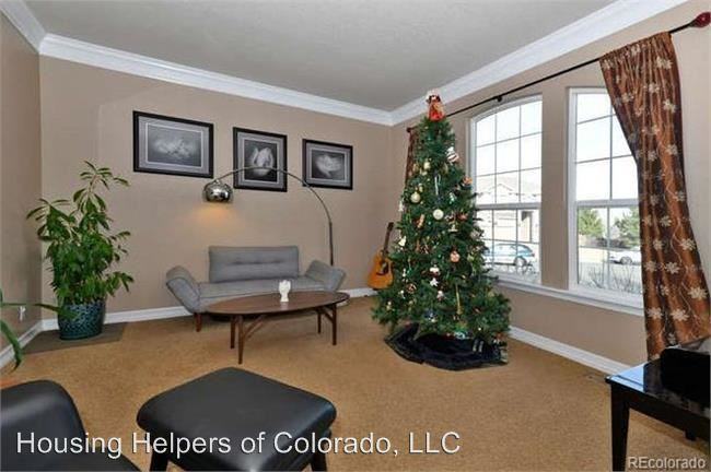 5328 Heather Ct - Photo 3 of 12