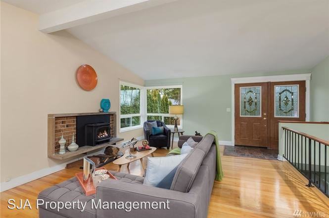 11839 NE 74th St - Photo 3 of 17