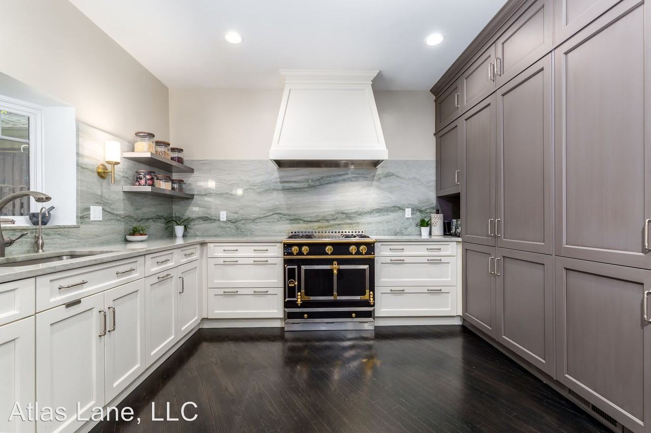 1617 Foxhall Rd NW - Photo 2 of 26