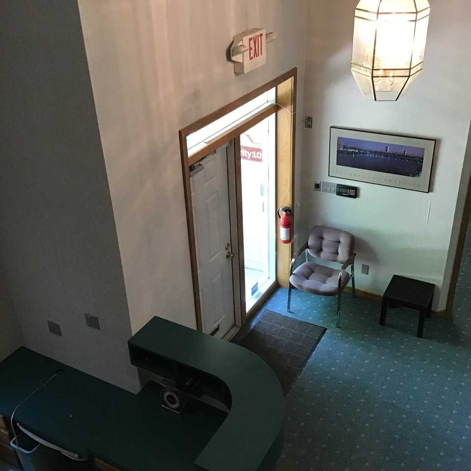 118 Commons Ct - Photo 3 of 21