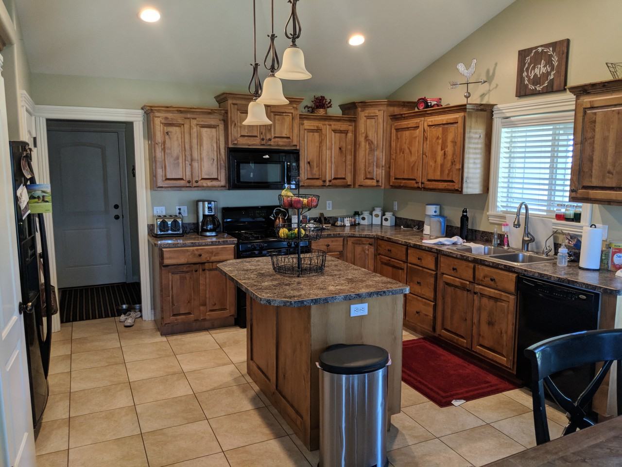 3815 196 N - Photo 2 of 3