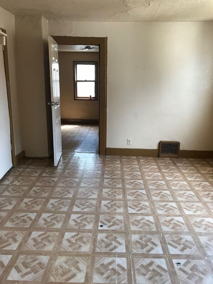 2672 N 30th St - Photo 3 of 10