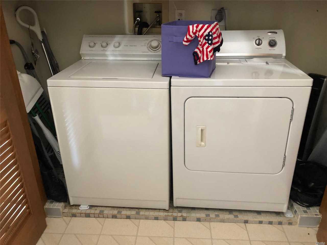 6 Savings Ct - Photo 3 of 9