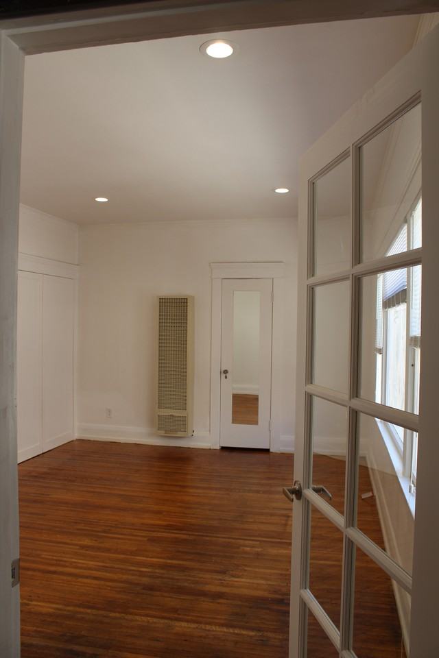 333 West 4th Street - Photo 3 of 12