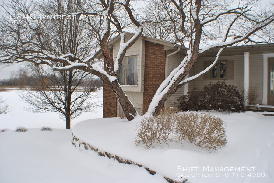 6246 Ivanrest Ave SW - Photo 2 of 41