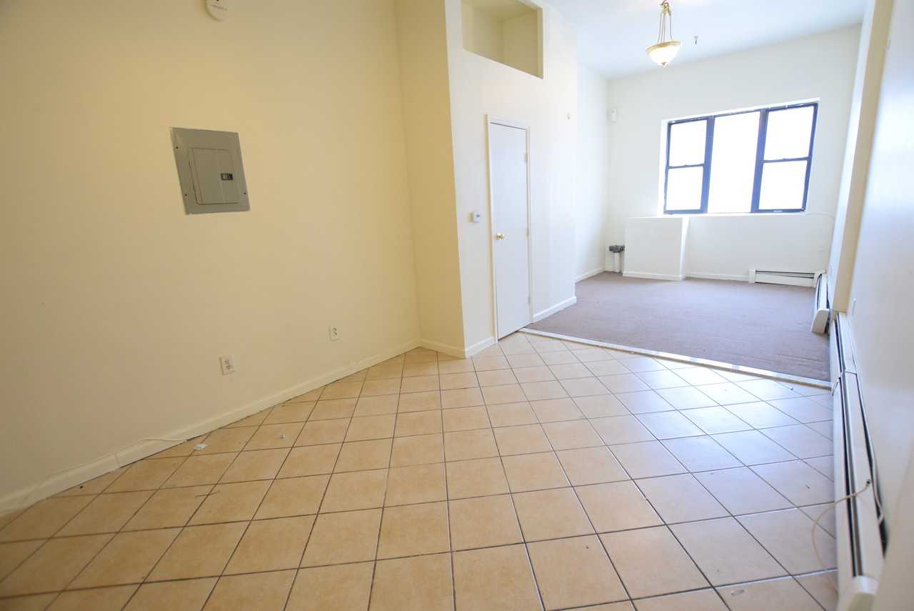 10 Claver Place #ll