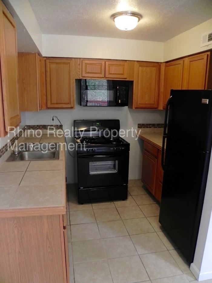 1303 Menaul Blvd NE - Photo 3 of 15