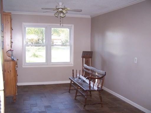 325 Early Dr - Photo 2 of 15